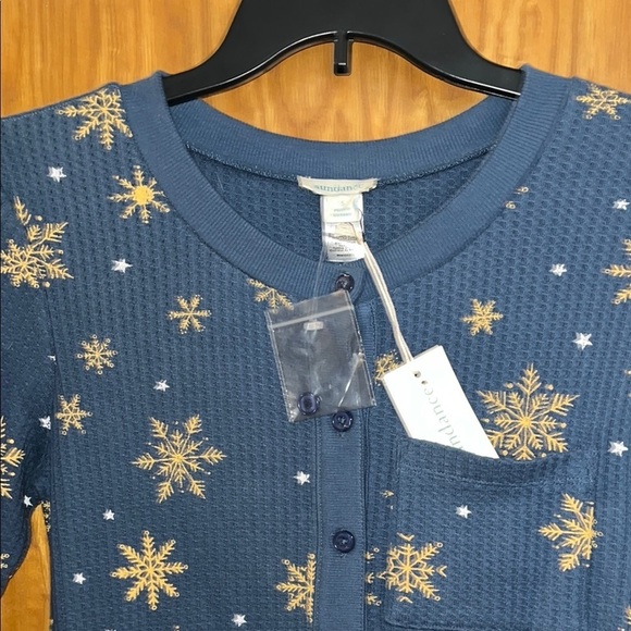 Sundance NWT Blue Onesie with Gold Snowflake Pattern size small - Picture 6 of 11